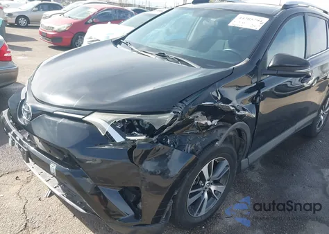 2016 Toyota Rav4 Xle z USA, uszkodzony, nr VIN 2T3WFREV9GW263286